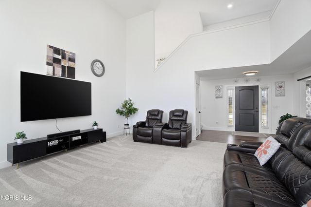 136 Barton Creek Drive, Perrysburg, OH 43551