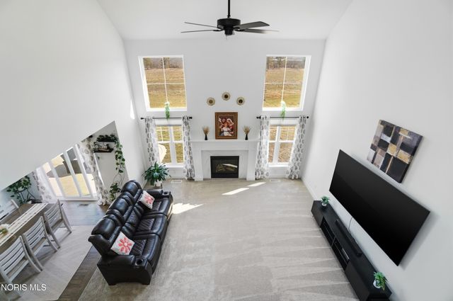 136 Barton Creek Drive, Perrysburg, OH 43551