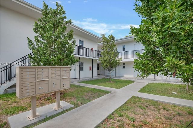 1710 NW 1st Ct 13, Miami, FL 33136