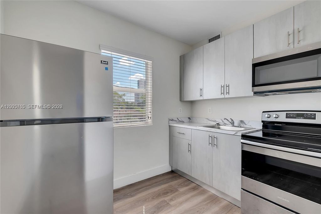 1710 NW 1st Ct 13, Miami, FL 33136