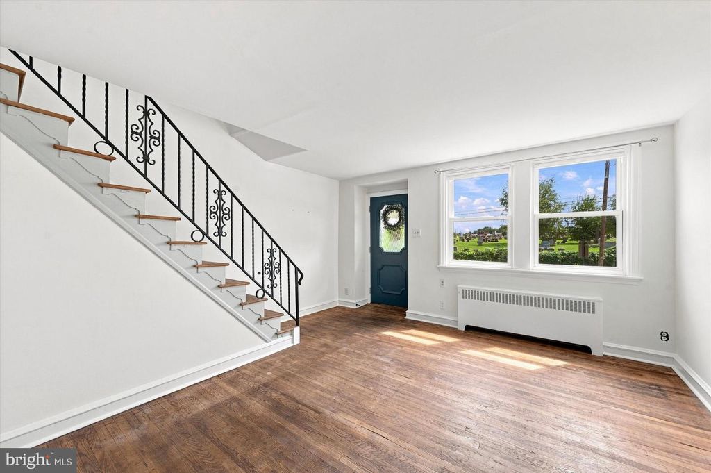 547 CONARROE ST, PHILADELPHIA, PA 19128 — photo 2