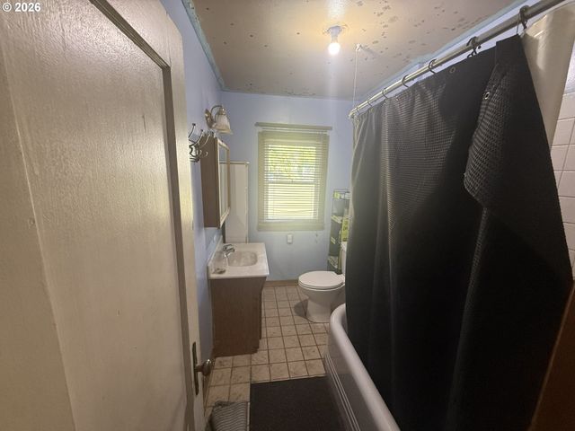 526 Se 48TH Ave, Portland, OR 97215