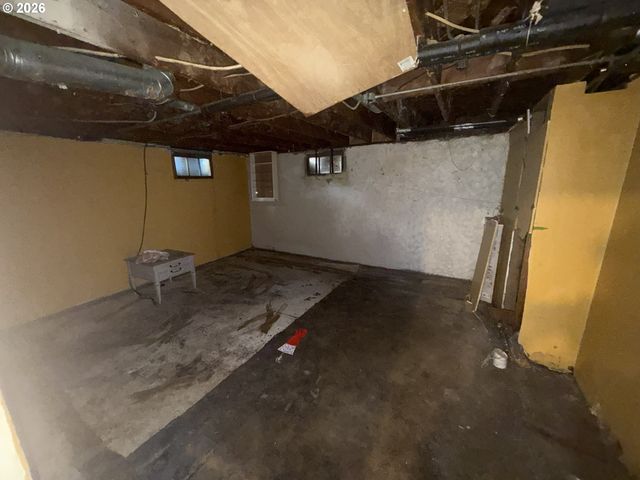 526 Se 48TH Ave, Portland, OR 97215