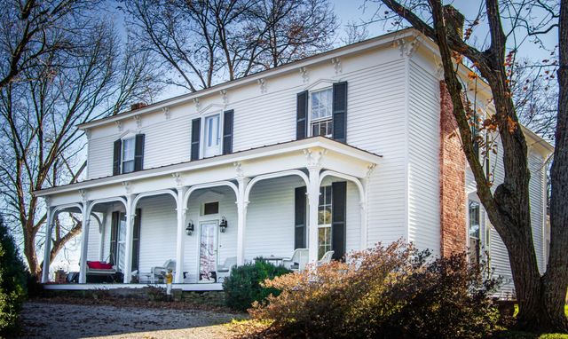 2092 Conductor Ln, Thompsons Station, TN 37179