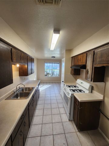 607 Arbor Lane, Lancaster, TX 75134