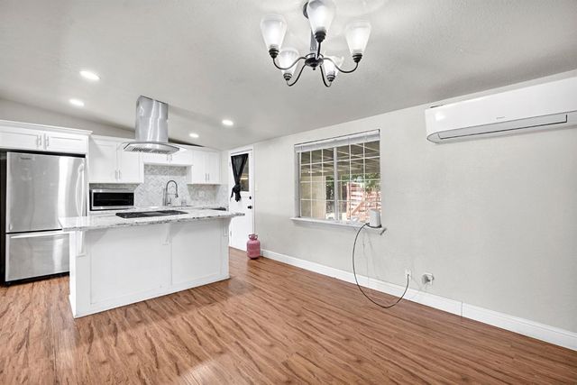 1714 E Metzler Drive, Sanger, CA 93657