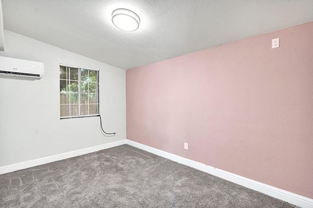 1714 E Metzler Drive, Sanger, CA 93657