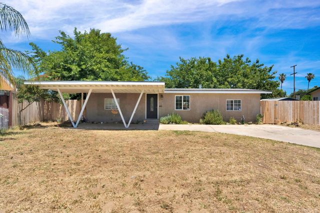 1714 E Metzler Drive, Sanger, CA 93657