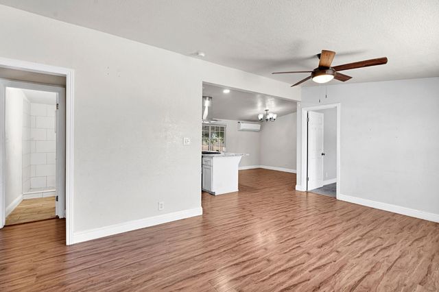 1714 E Metzler Drive, Sanger, CA 93657