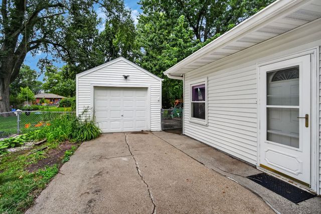 2022 56th Street, Des Moines, IA 50310