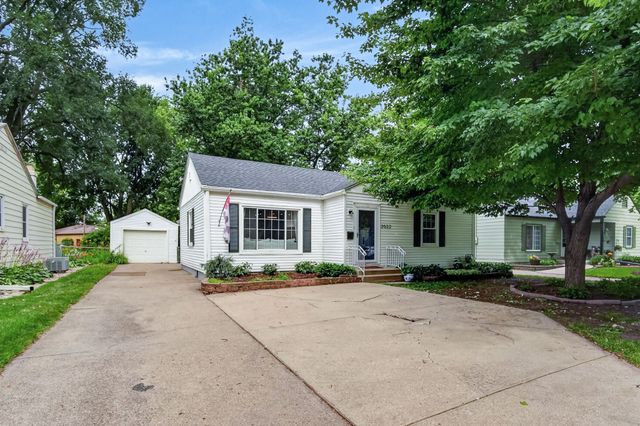 2022 56th Street, Des Moines, IA 50310