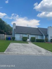 2007 Summerhaven Drive A, Greenville, NC 27858