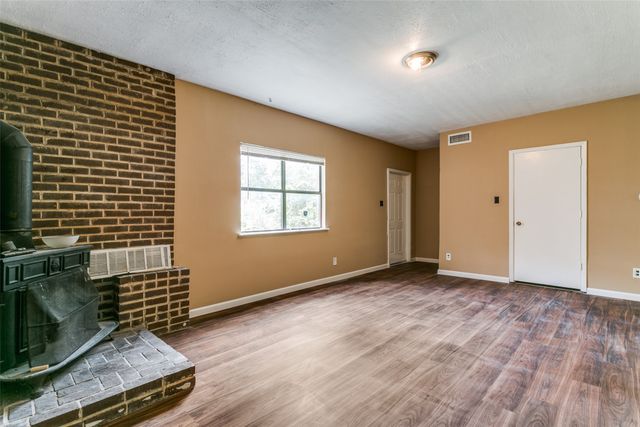 2318 Dennis Street, Irving, TX 75062