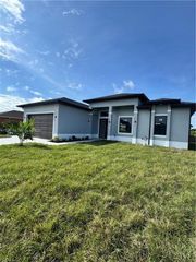 54 Tena Ave S, Lehigh Acres, FL 33976