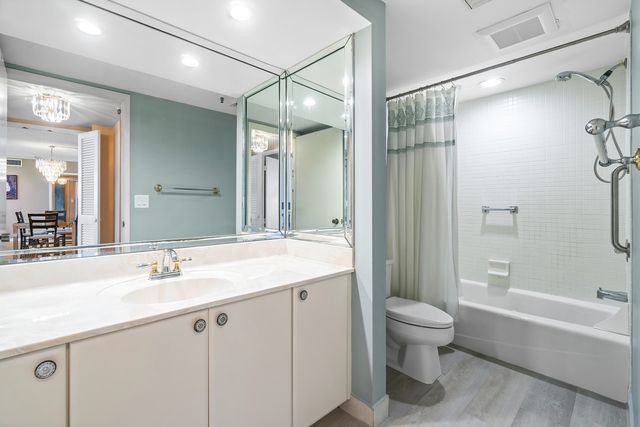 2450 PRESIDENTIAL Way 1606, West Palm Beach, FL 33401