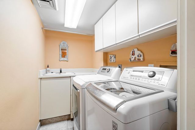 2450 PRESIDENTIAL Way 1606, West Palm Beach, FL 33401