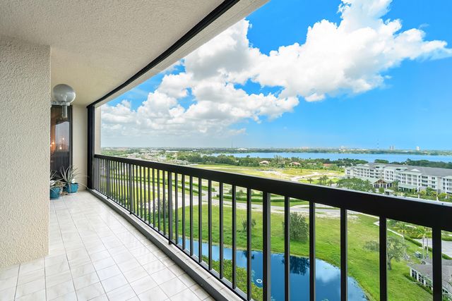 2450 PRESIDENTIAL Way 1606, West Palm Beach, FL 33401