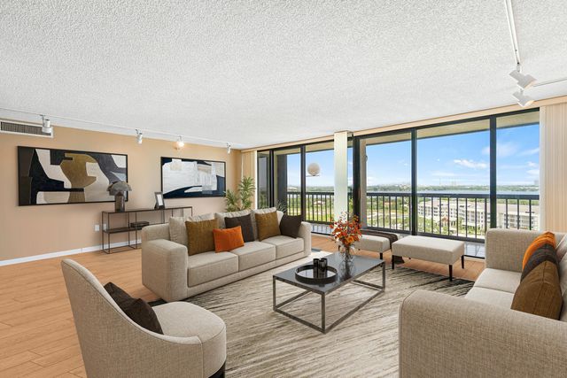 2450 PRESIDENTIAL Way 1606, West Palm Beach, FL 33401