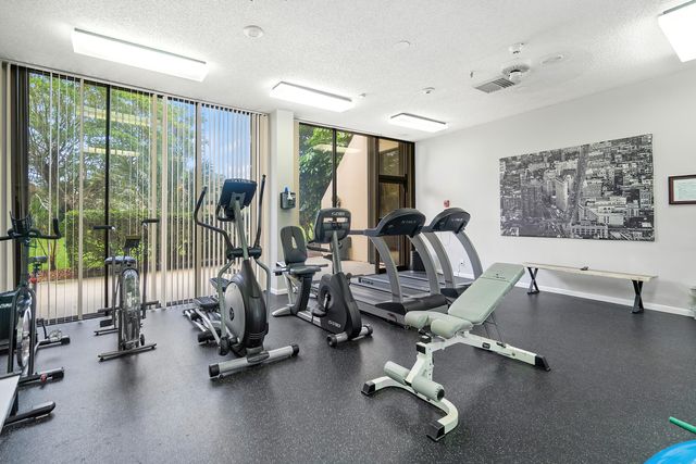 2450 PRESIDENTIAL Way 1606, West Palm Beach, FL 33401