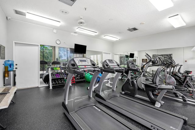 2450 PRESIDENTIAL Way 1606, West Palm Beach, FL 33401