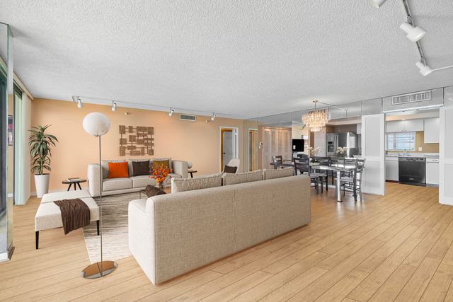 2450 PRESIDENTIAL Way 1606, West Palm Beach, FL 33401