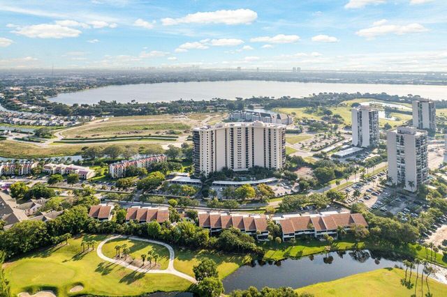 2450 PRESIDENTIAL Way 1606, West Palm Beach, FL 33401