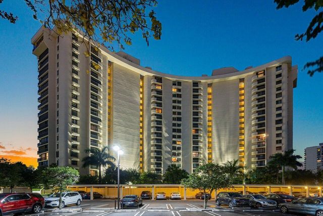 2450 PRESIDENTIAL Way 1606, West Palm Beach, FL 33401