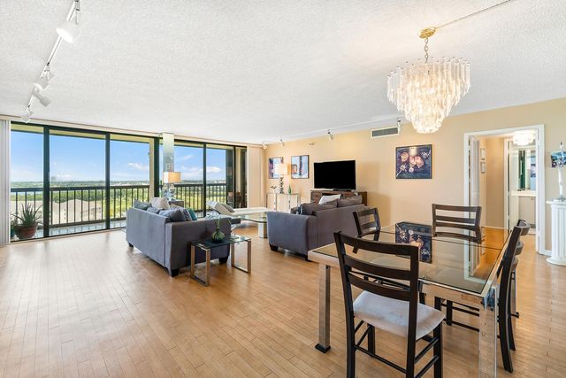 2450 PRESIDENTIAL Way 1606, West Palm Beach, FL 33401