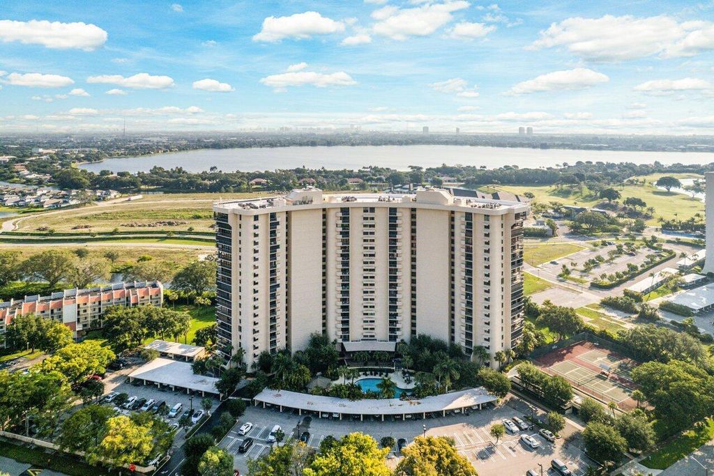 2450 PRESIDENTIAL Way 1606, West Palm Beach, FL 33401