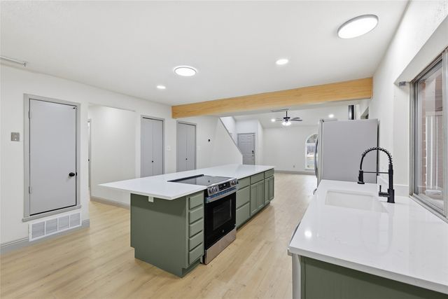 3221 Red Oak Lane, Bedford, TX 76021