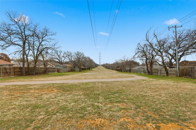 3221 Red Oak Lane, Bedford, TX 76021