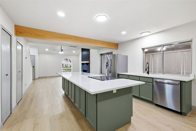 3221 Red Oak Lane, Bedford, TX 76021