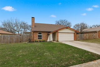 3221 Red Oak Lane, Bedford, TX 76021