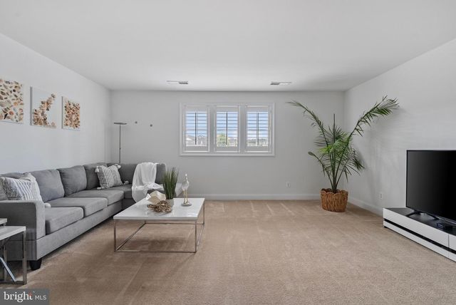 271 HERITAGE DR, Gordonsville, VA 22942