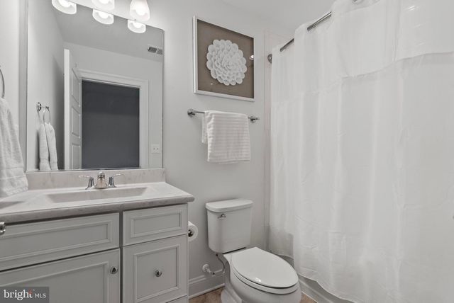 271 HERITAGE DR, Gordonsville, VA 22942