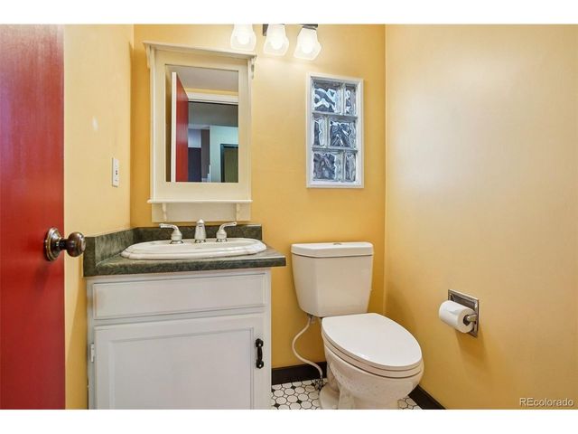 9025 W Arizona Dr, Lakewood, CO 80232