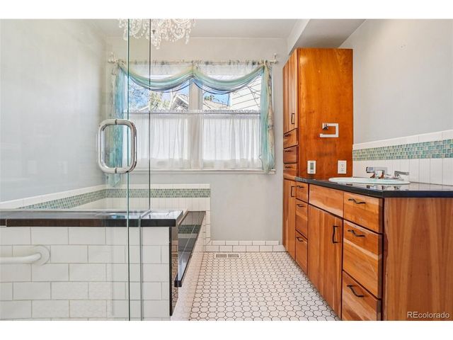 9025 W Arizona Dr, Lakewood, CO 80232