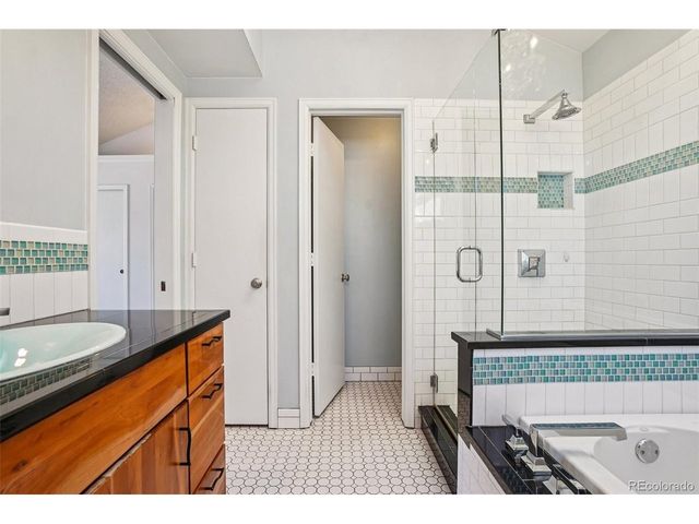 9025 W Arizona Dr, Lakewood, CO 80232