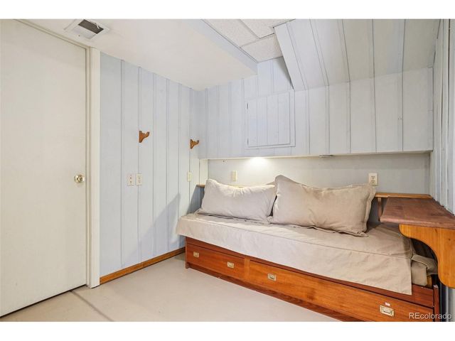 9025 W Arizona Dr, Lakewood, CO 80232