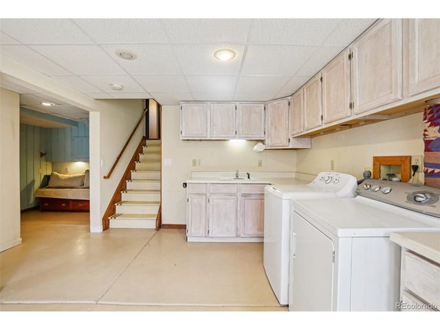 9025 W Arizona Dr, Lakewood, CO 80232