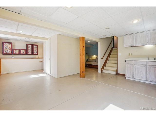 9025 W Arizona Dr, Lakewood, CO 80232