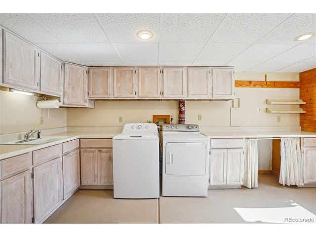 9025 W Arizona Dr, Lakewood, CO 80232