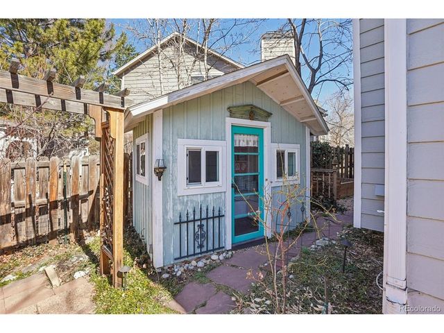 9025 W Arizona Dr, Lakewood, CO 80232