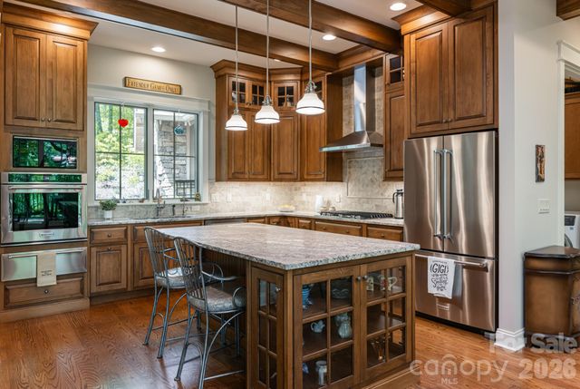 587 Autumn Sky Drive, Hendersonville, NC 28792