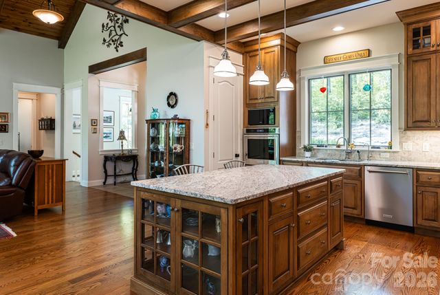 587 Autumn Sky Drive, Hendersonville, NC 28792
