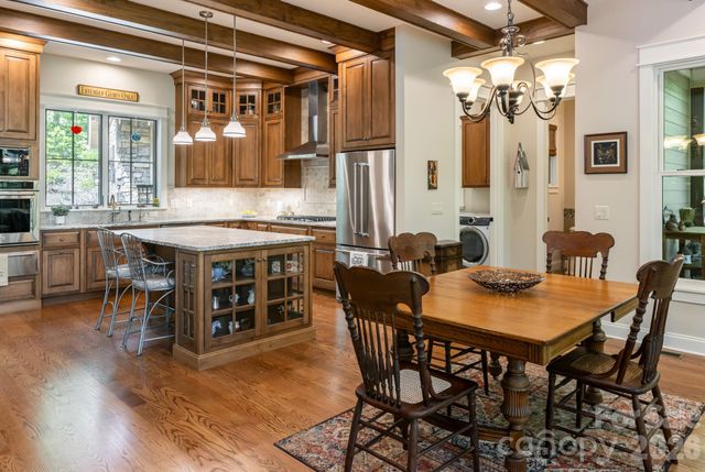 587 Autumn Sky Drive, Hendersonville, NC 28792