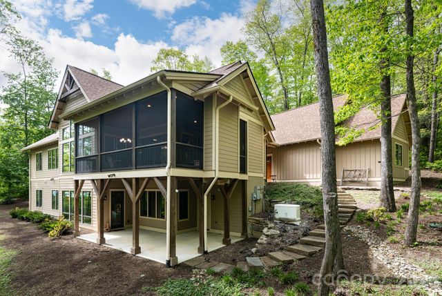587 Autumn Sky Drive, Hendersonville, NC 28792