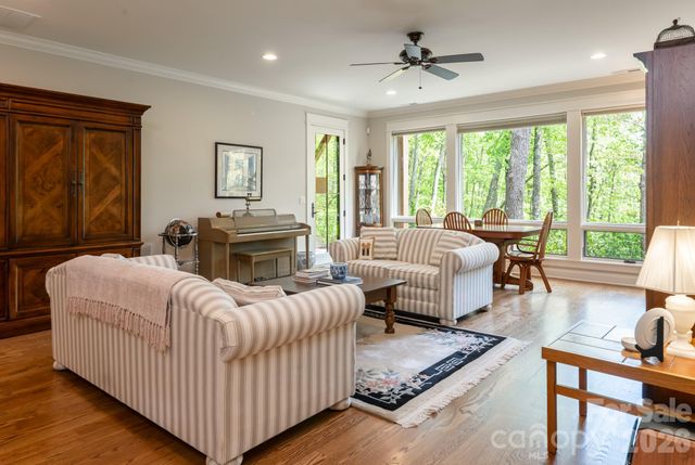 587 Autumn Sky Drive, Hendersonville, NC 28792