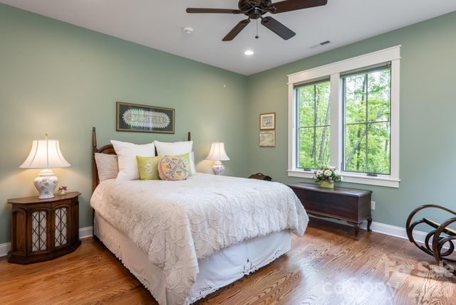 587 Autumn Sky Drive, Hendersonville, NC 28792