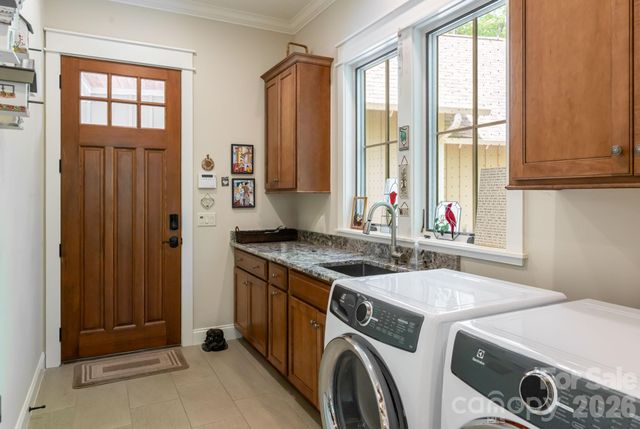 587 Autumn Sky Drive, Hendersonville, NC 28792